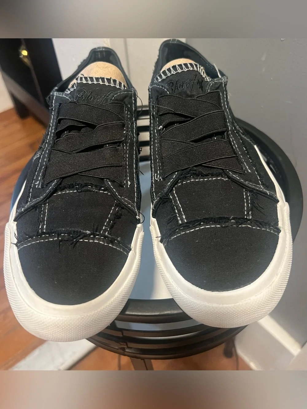Blowfish Malibu Black Canvas Slip-On Sneakers with White Sole size 8